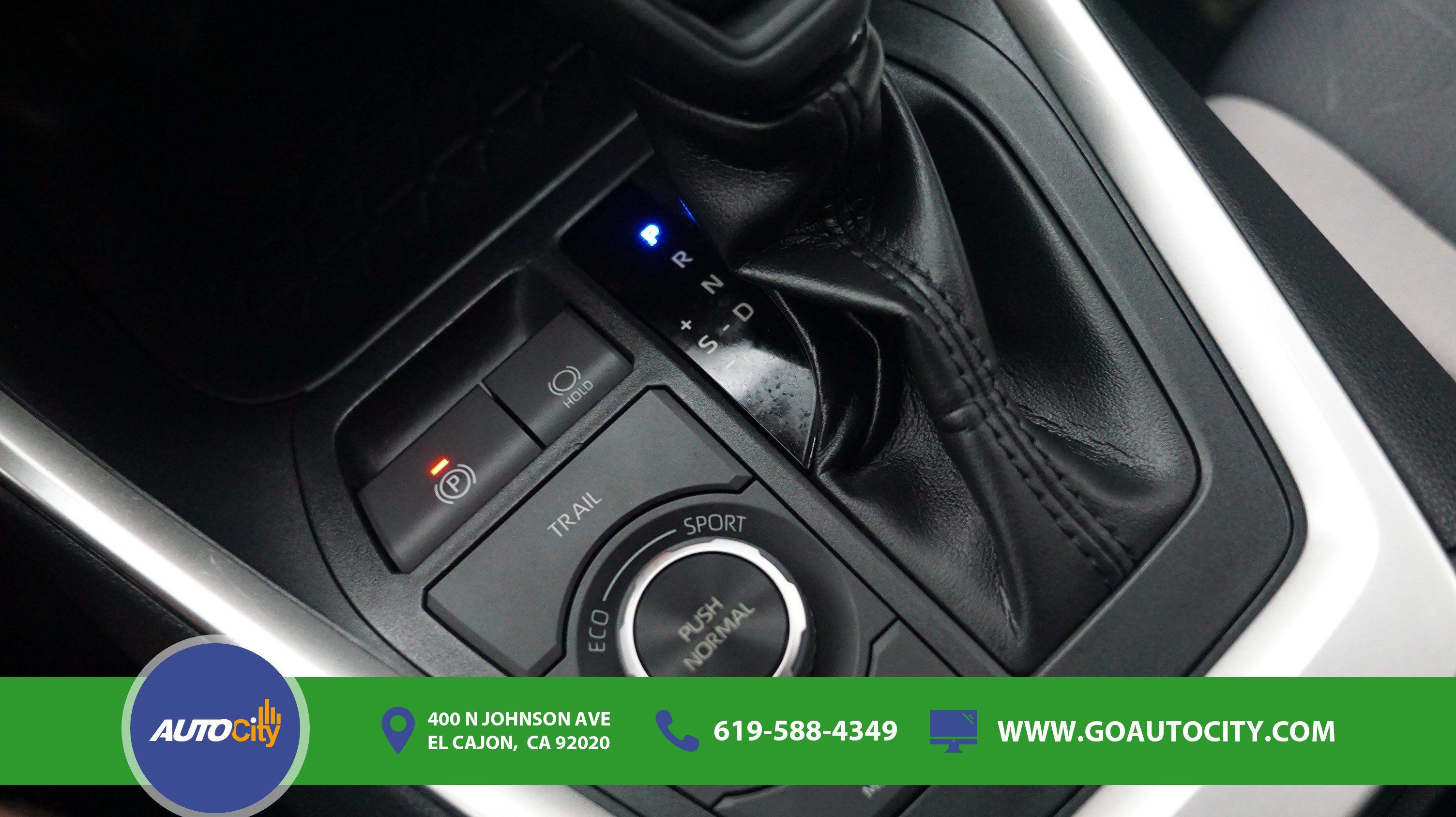 Used 2020 Toyota RAV4 XLE w/ Convenience Package AWD/4WD image 24