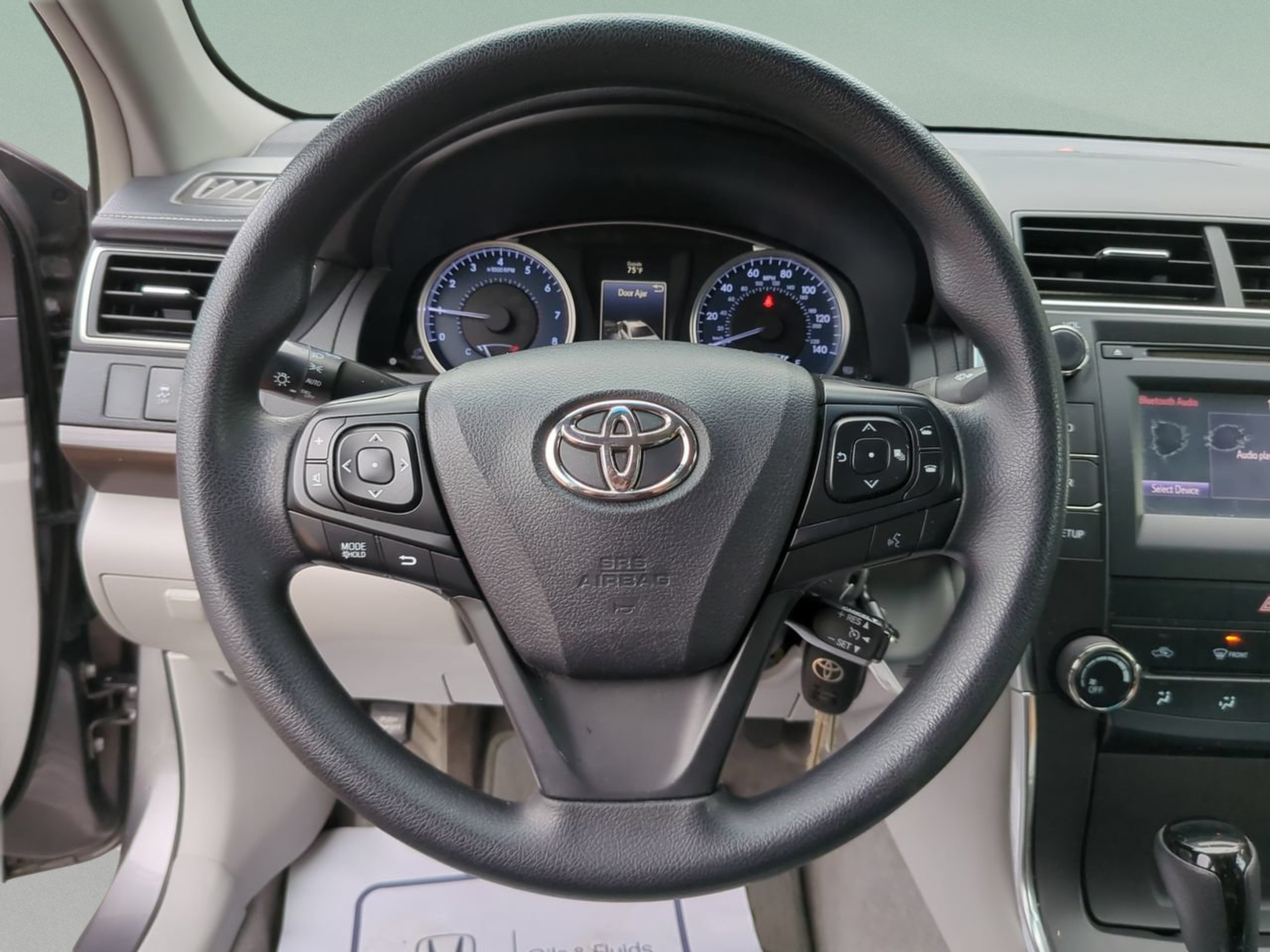 Used 2016 Toyota Camry LE FWD image 11