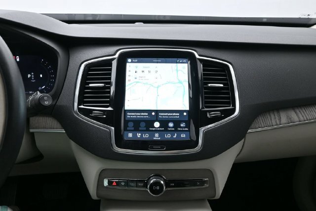 Used 2024 Volvo XC90 B6 Plus w/ Protection Package Premier AWD/4WD image 13