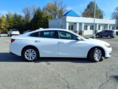 Used 2024 Chevrolet Malibu LT image 3