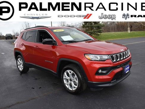 Used 2025 Jeep Compass Latitude image 1