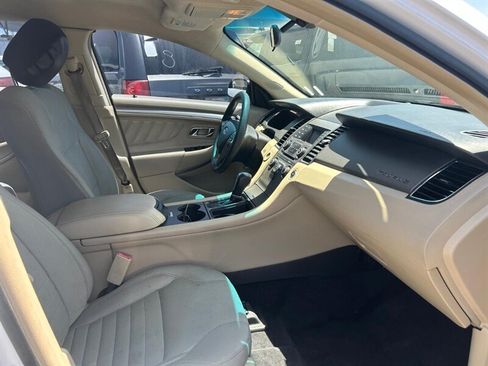 Used 2017 Ford Taurus SE FWD image 18
