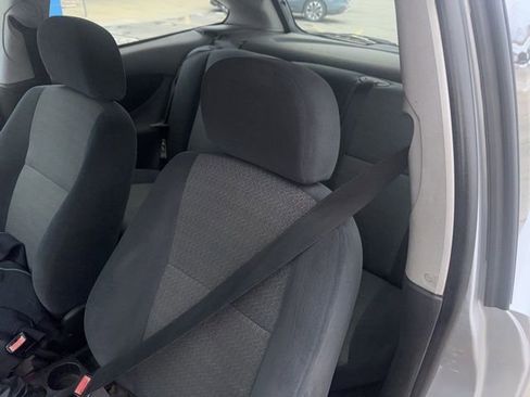 Used 2001 Ford Focus ZX3 Hatchback image 12