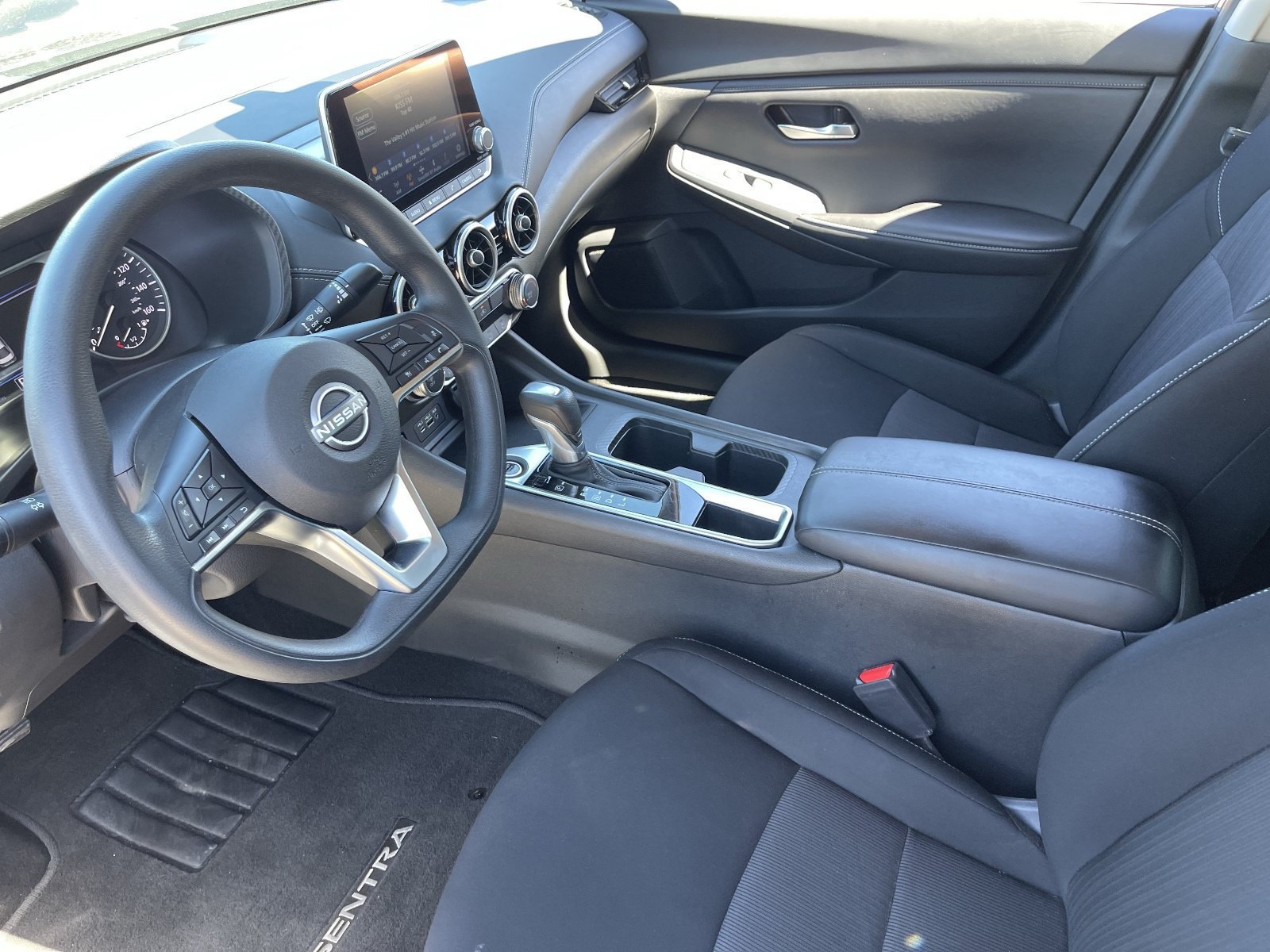 Used 2024 Nissan Sentra SV FWD image 19