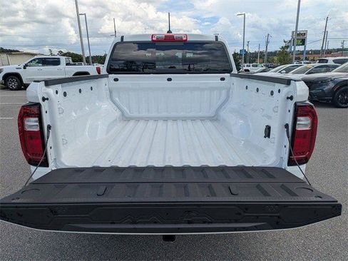 New 2025 GMC Canyon Elevation w/ Convenience Package image 15