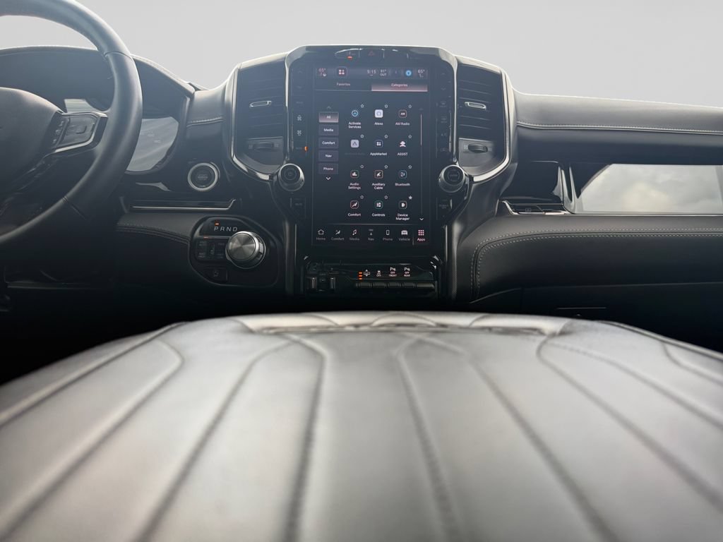 Used 2025 RAM 1500 Limited AWD/4WD image 12