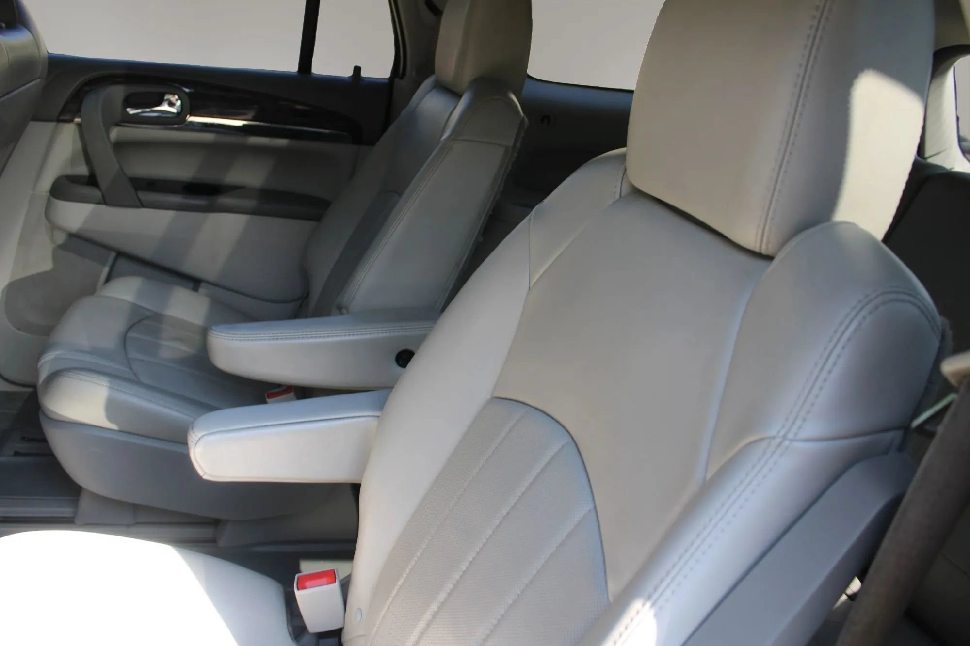 Used 2015 Buick Enclave Premium w/ Experience Buick Package FWD image 19