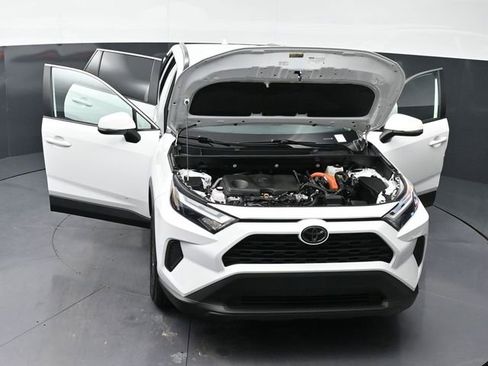 Used 2025 Toyota RAV4 XLE image 43