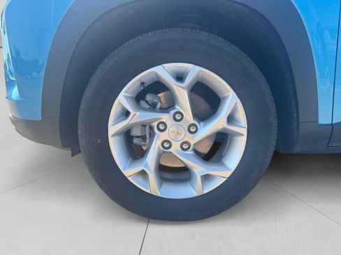 Used 2025 Chevrolet Trax LS w/ LS Convenience Package FWD image 14