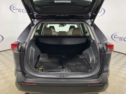 Used 2025 Toyota RAV4 XLE w/ Convenience Package image 6