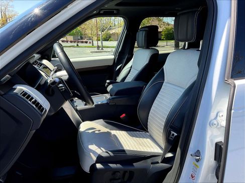 Used 2023 Land Rover Discovery HSE R-Dynamic AWD/4WD image 25