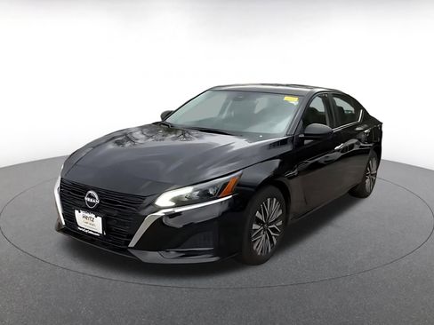 Used 2025 Nissan Altima 2.5 SV image 7