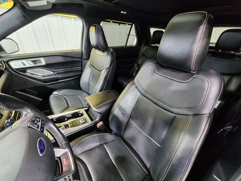 Used 2020 Ford Explorer ST w/ Premium Technology Package image 15