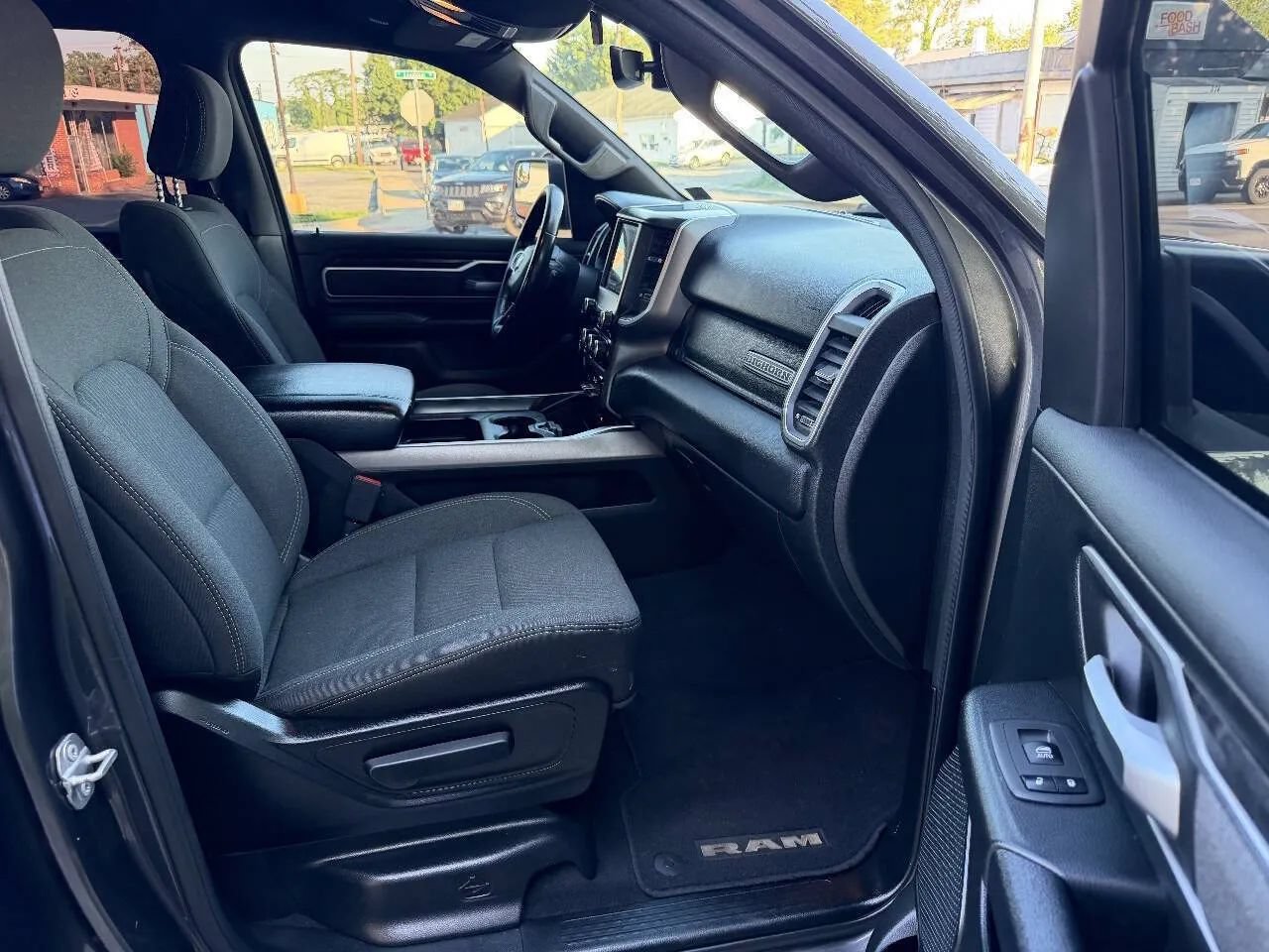 Used 2019 RAM 1500 Big Horn AWD/4WD image 31
