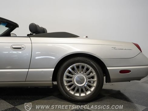 Used 2004 Ford Thunderbird image 30