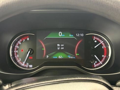 Used 2024 Toyota RAV4 XLE FWD image 31