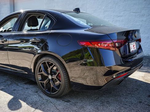 Used 2019 Alfa Romeo Giulia w/ Nero Edizione image 13