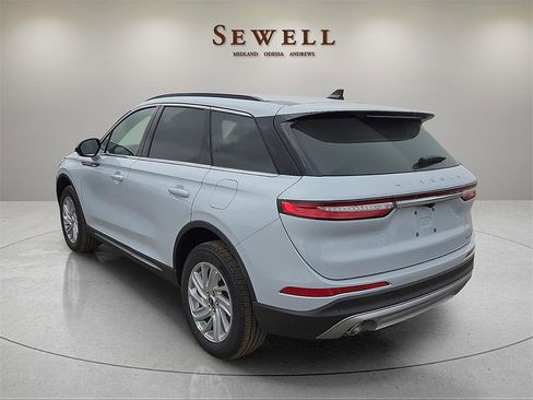 New 2026 Lincoln Corsair Premiere image 3