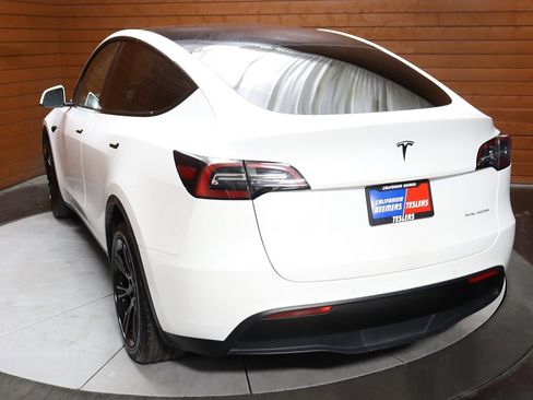 Used 2023 Tesla Model Y Long Range image 20