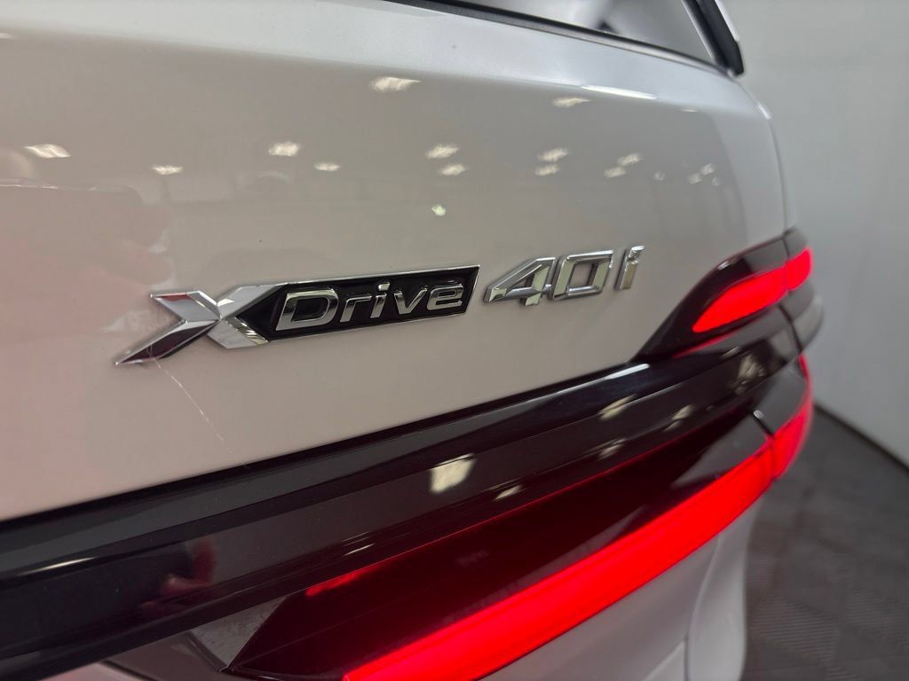 Certified 2026 BMW X7 xDrive40i AWD/4WD image 11