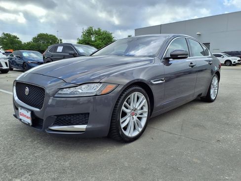 Used 2016 Jaguar XF Prestige image 21