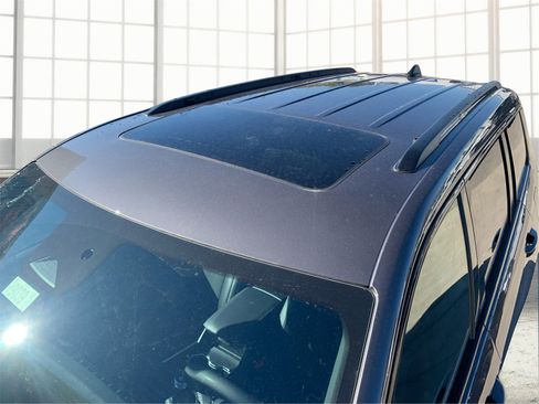 Used 2025 Jeep Grand Cherokee L Altitude image 11