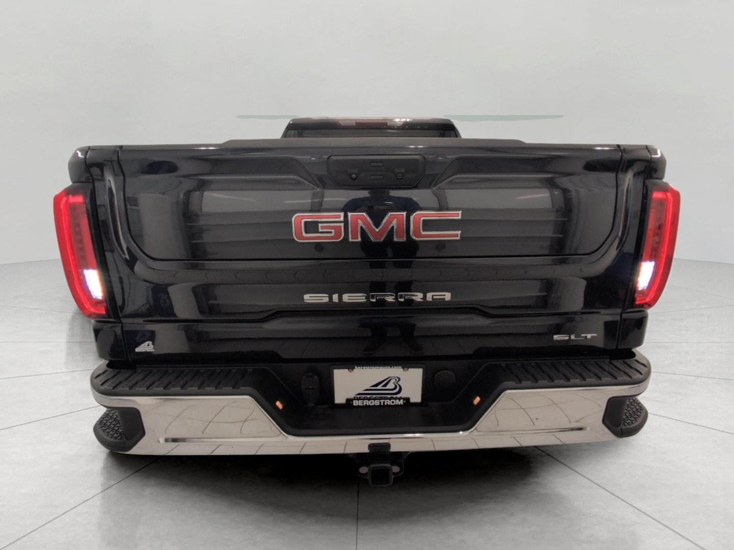 Used 2026 GMC Sierra 1500 SLT AWD/4WD image 24