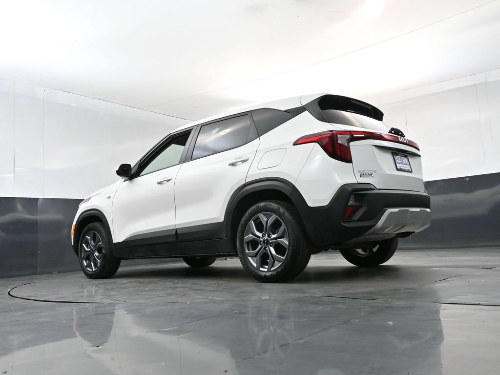 Used 2025 Kia Seltos LX AWD/4WD image 21