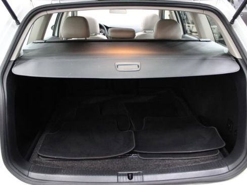 Used 2018 Volkswagen Golf SE image 23