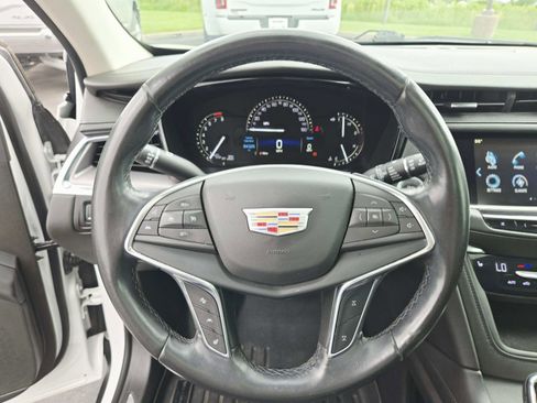 Used 2018 Cadillac XT5 Luxury w/ Driver Awareness Package AWD/4WD image 21