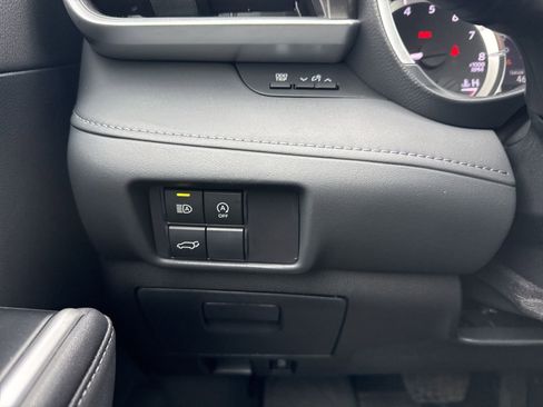 Used 2023 Toyota Highlander XLE image 27