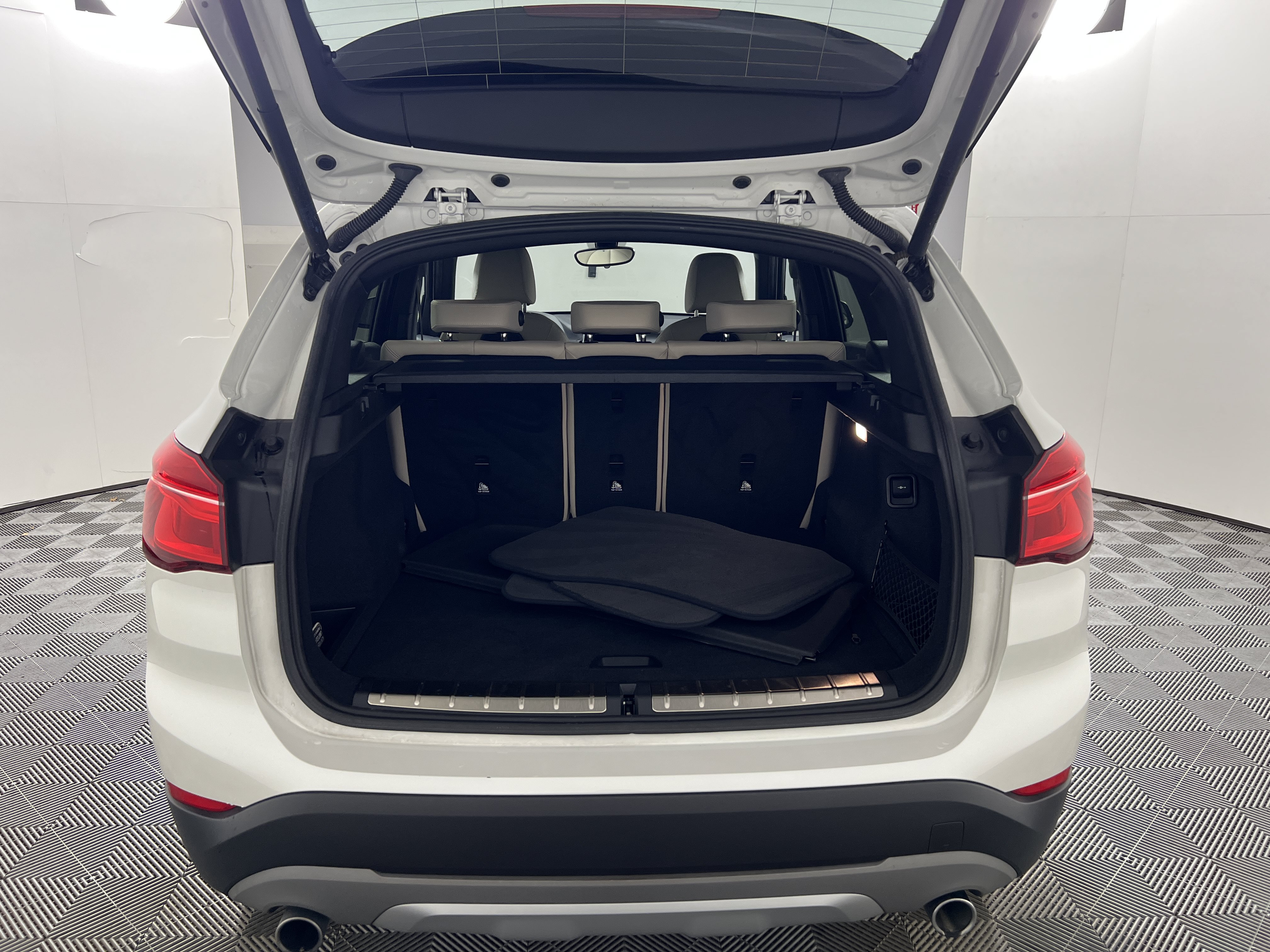 Used 2018 BMW X1 xDrive28i AWD/4WD image 19