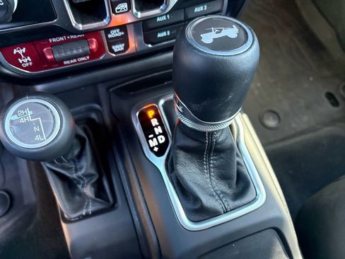 Used 2024 Jeep Wrangler Unlimited Rubicon w/ Convenience Group image 24