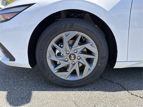 New 2026 Hyundai Elantra Blue image 11