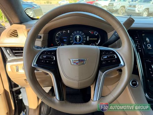 Used 2018 Cadillac Escalade ESV Platinum AWD/4WD image 18