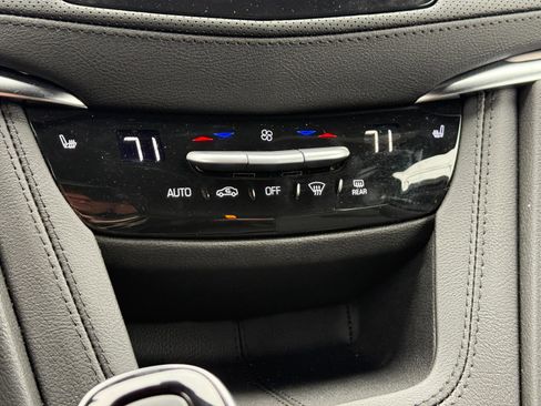 New 2025 Cadillac XT5 Luxury image 31