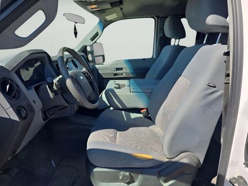 Used 2015 Ford F250 XL w/ Power Equipment Group AWD/4WD image 9