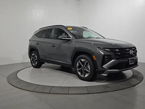 Certified 2025 Hyundai Tucson SEL AWD/4WD image 9