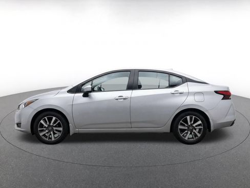 Used 2025 Nissan Versa SV FWD image 4
