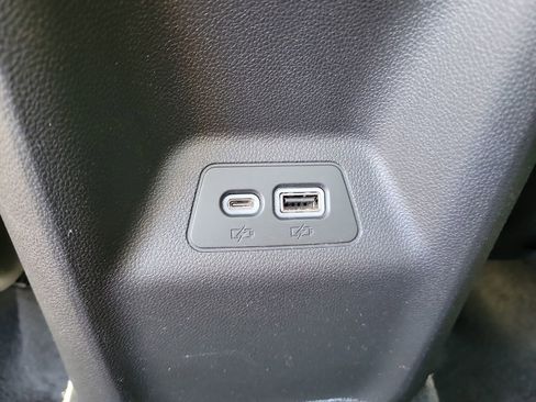 Used 2023 Buick Envision Essence w/ Sport Touring Package FWD image 15