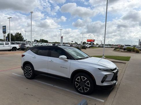 Used 2024 Chevrolet Blazer RS w/ Driver Confidence II Package FWD image 1