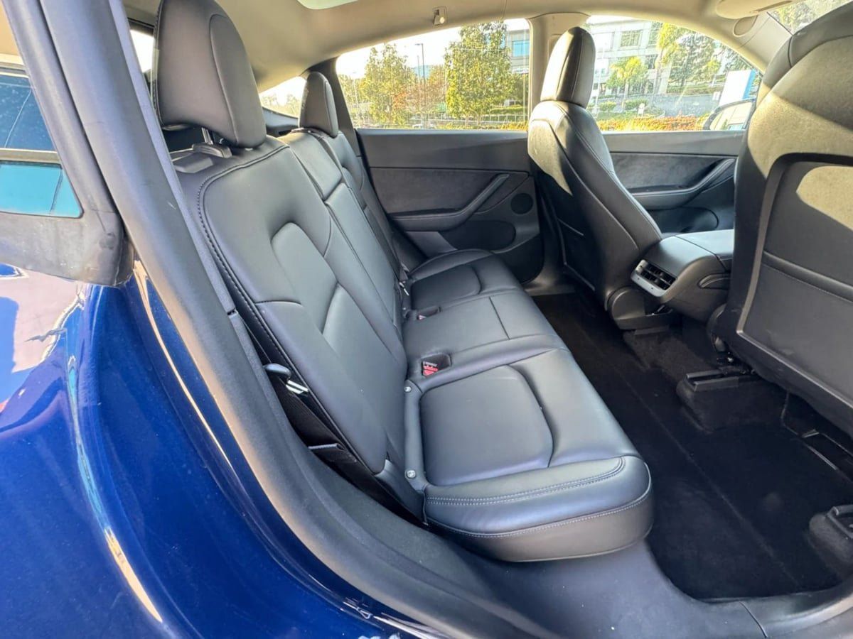 Used 2023 Tesla Model Y Long Range AWD/4WD image 37