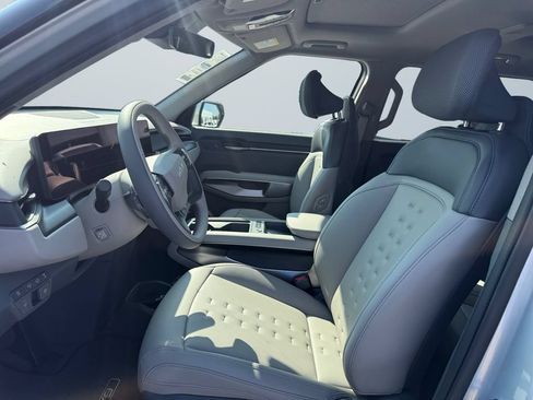 New 2026 Kia EV9 Wind AWD/4WD image 9