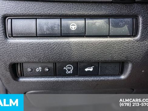 Used 2025 Nissan Rogue SV FWD image 43