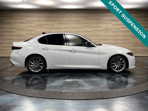 Used 2021 Alfa Romeo Giulia Ti w/ Nero Edizione image 15