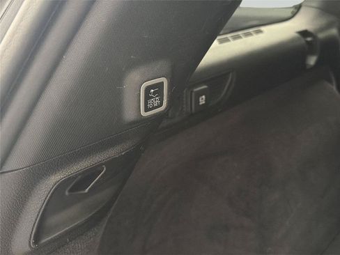 Used 2023 Jeep Grand Cherokee Overland AWD/4WD image 29