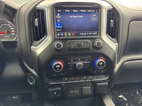 Used 2022 Chevrolet Silverado 1500 LT Trail Boss w/ Convenience Package II AWD/4WD image 17