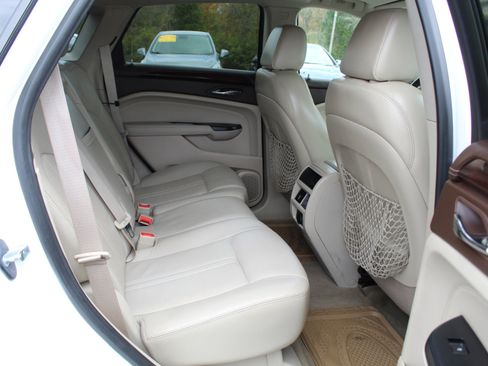 Used 2013 Cadillac SRX Luxury w/ Driver Awareness Package image 12