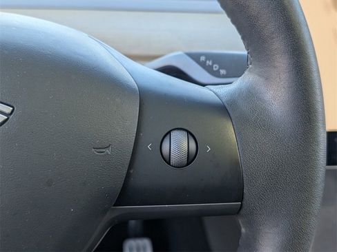 Used 2023 Tesla Model Y Performance image 20