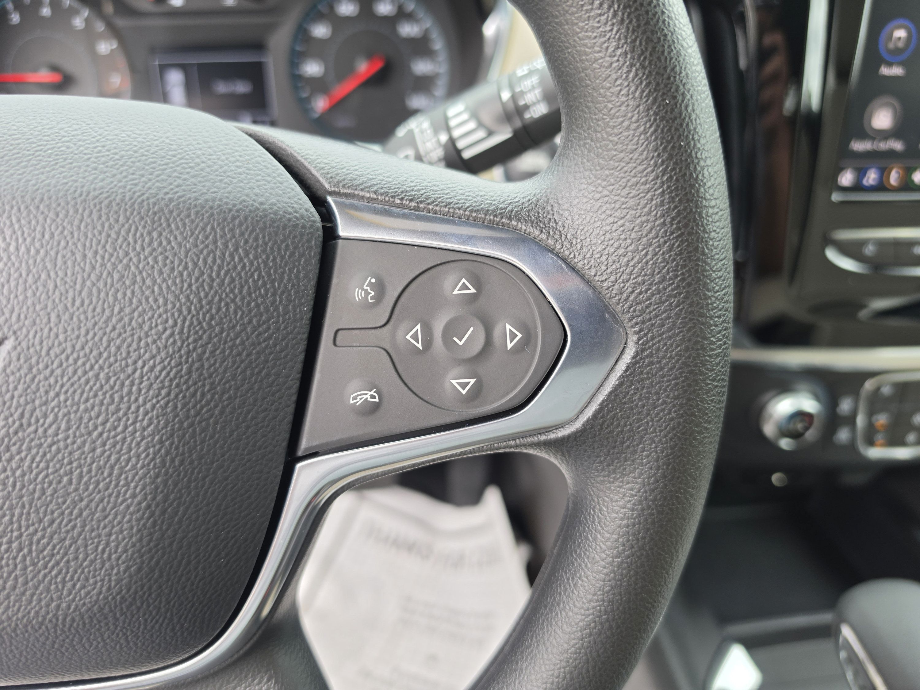 Used 2023 Chevrolet Traverse LS w/ Safety Package FWD image 32